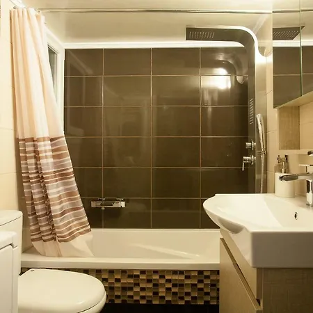Pretty With Shared Bathroom In Gold And Blue In Safe Area * Aten